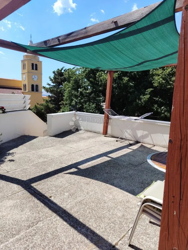 House with Sea View and Garden in Karlobag