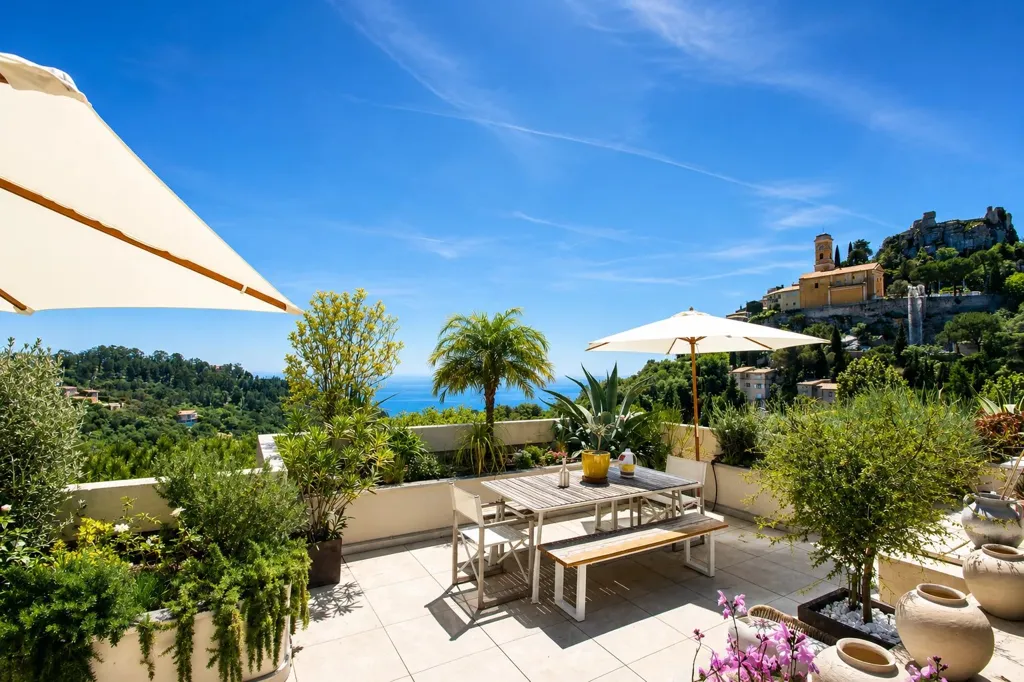 Terrace - Penthouse with Sea View in Èze Village