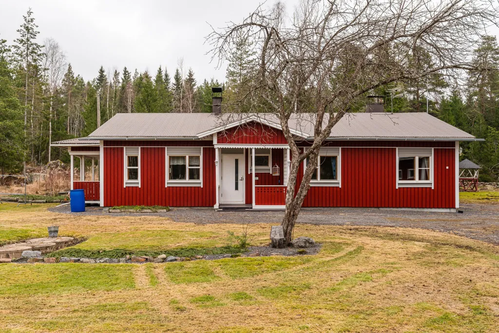 Extérieur - 1980s Cottage with River Access in Kellahti, Pori