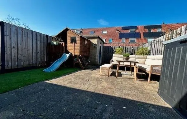 Aed - House with Garden in Voorhout