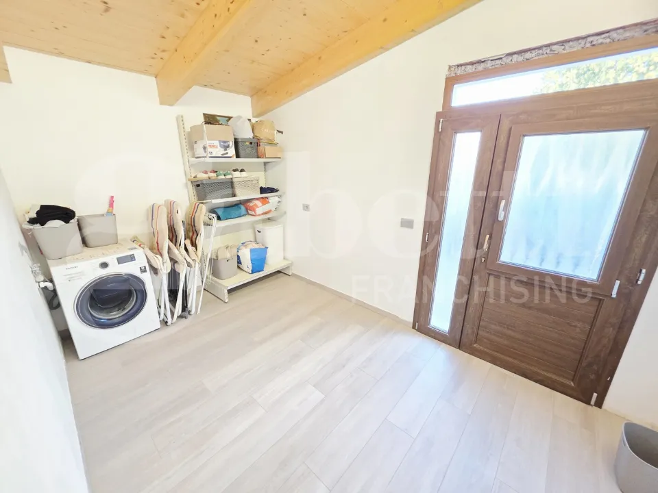 Pesuköök - Rustic Villa with Private Garden in Bastia Umbra