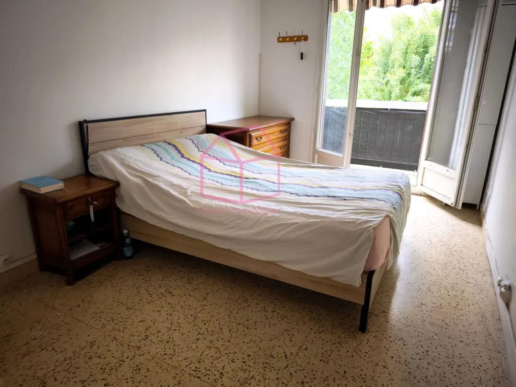 Magamistoad - 3-Bed Apartment with Balcony in Secure Residence