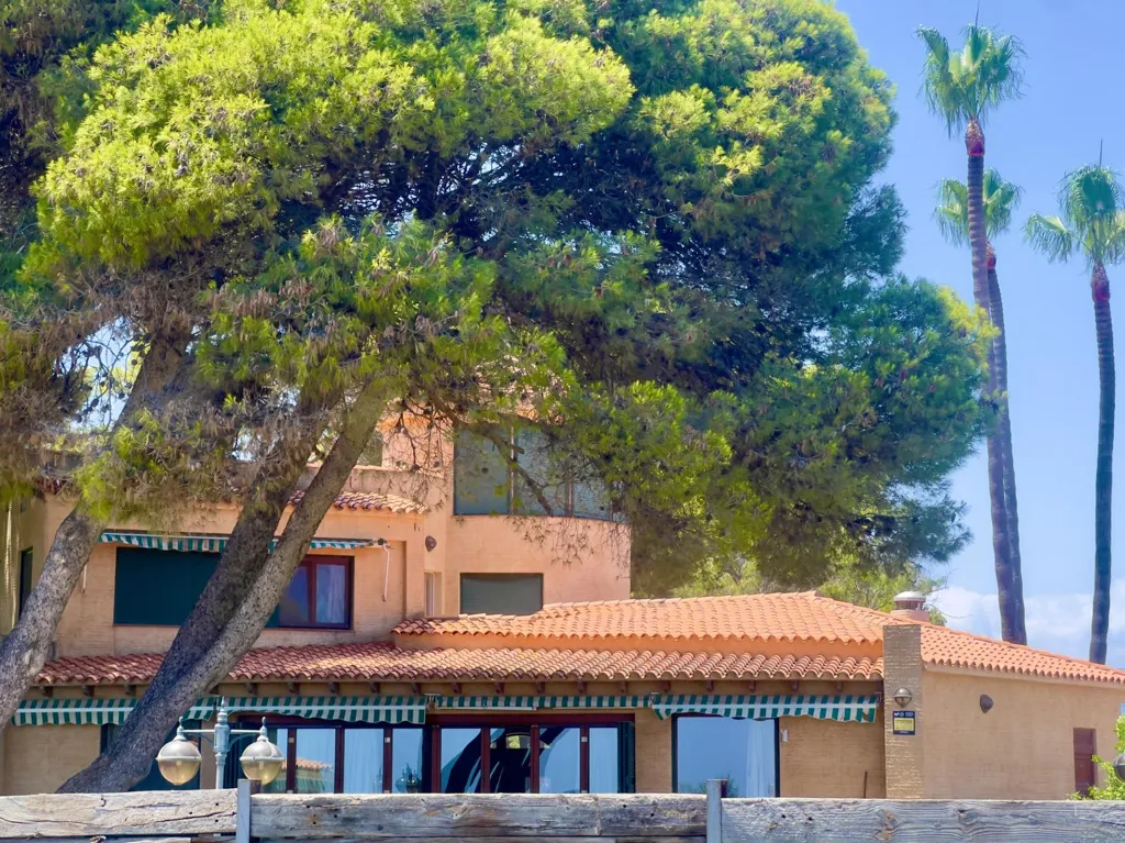 Välivaade - Detached Villa with Seafront Access in Cabanes