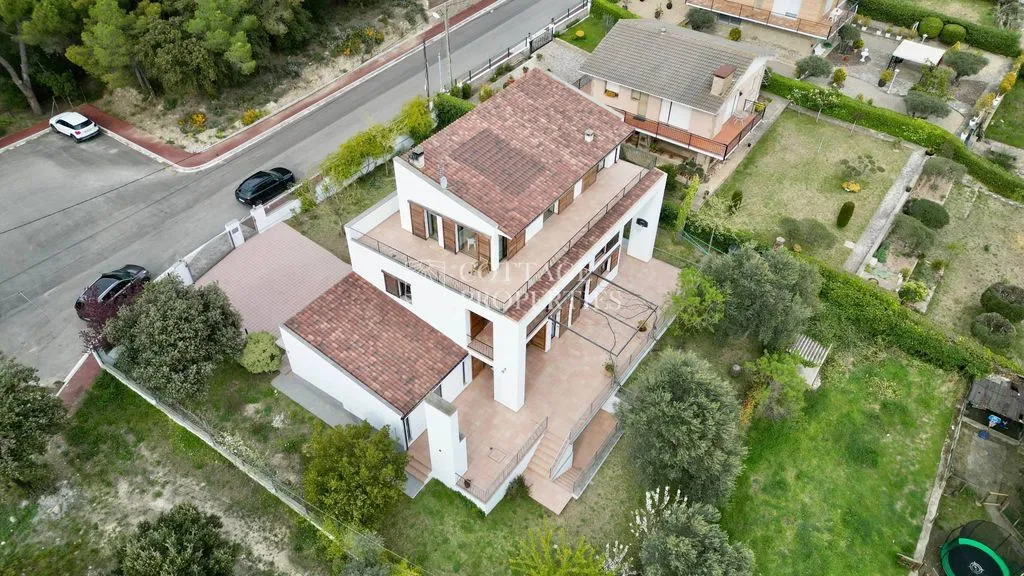 Õhuvaade - Luxury House with Panoramic Views in Calders