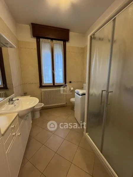 Vannitoad - Dual-Unit House in Suzzara Centre