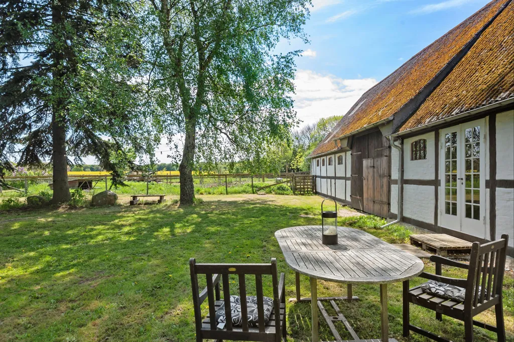 Garden - Villa with Extensive Grounds in Tessebølle
