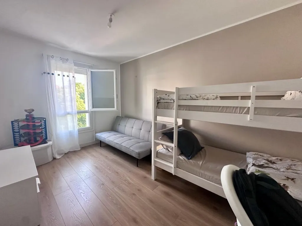 Chambres - Appartement T4 avec Loggias à Marseille 11ème