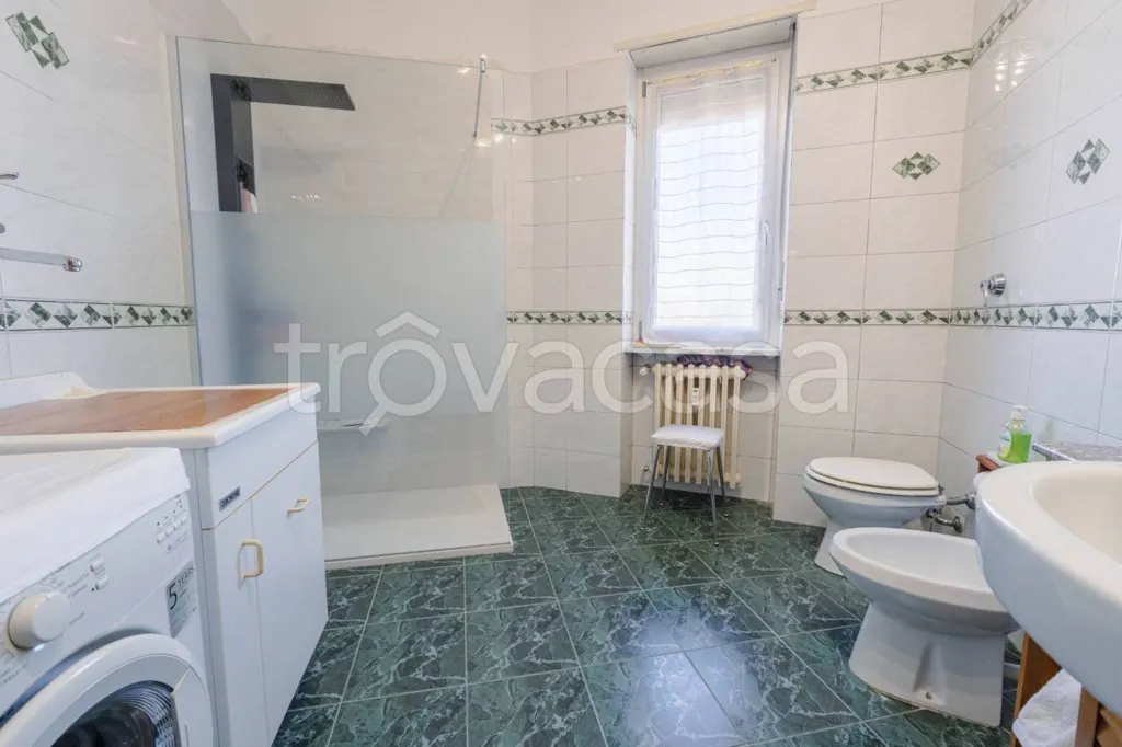 Salles de bain - Appartement 3 pièces à Torino