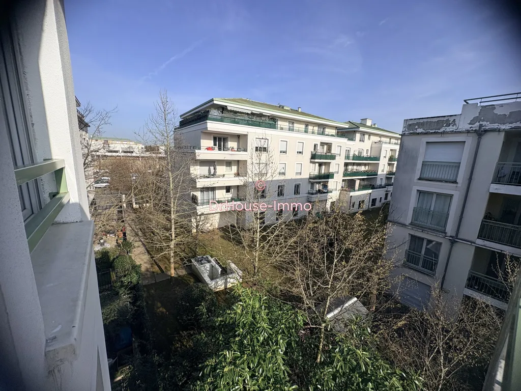 Balcony - Two-Bedroom Flat with Balcony in Mantes-la-Jolie