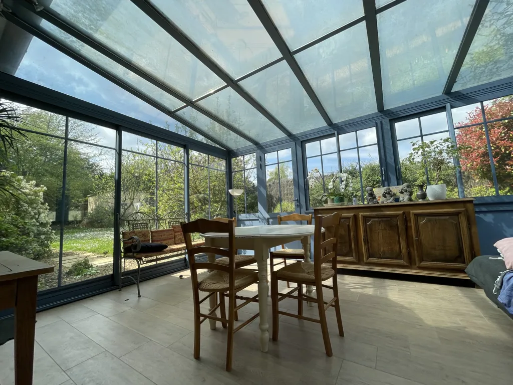 Terrasse - Maison Traditionnelle avec Piscine à Pierrefonds
