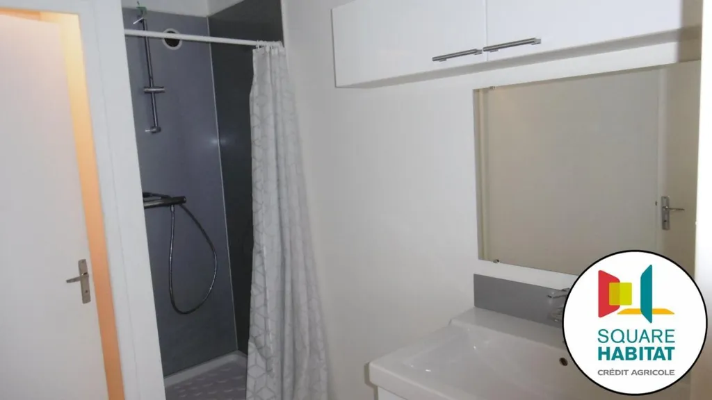 Salles de bain - Appartement avec Balcon à Beaumont