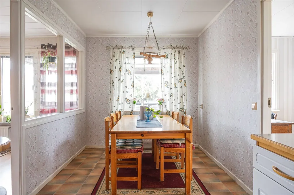 Dining Room - Terraced House with Balcony in Kvänum