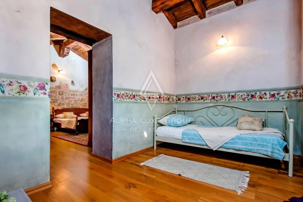 Magamistoad - Rustic Villa with Private Pool in Pićan