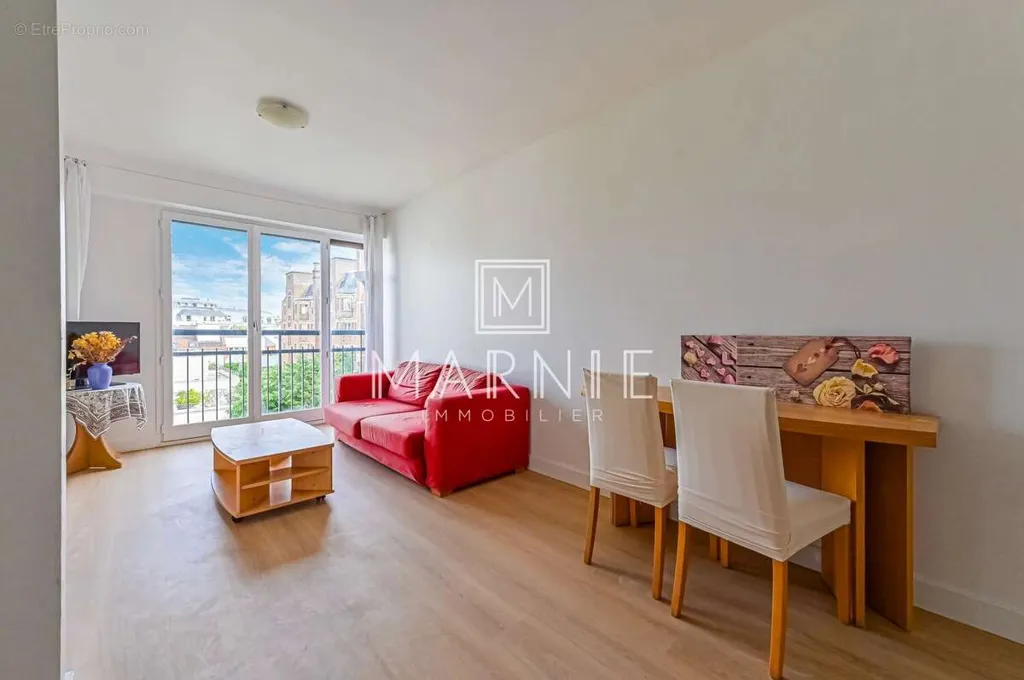 Séjour - Appartement avec Vue Tour Eiffel au 15ème Arrondissement