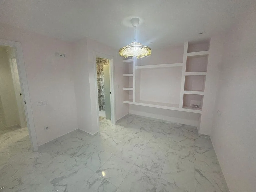 Esik - Reformed Flat with Terrace in Torrevieja Centre