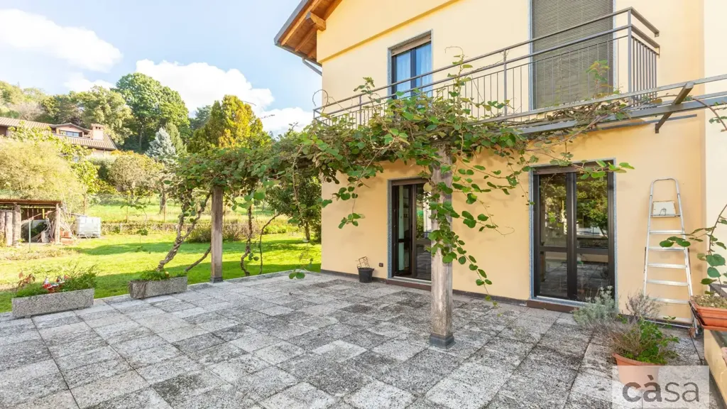 Terrazza - Luxury Villa with Lake View in Comerio
