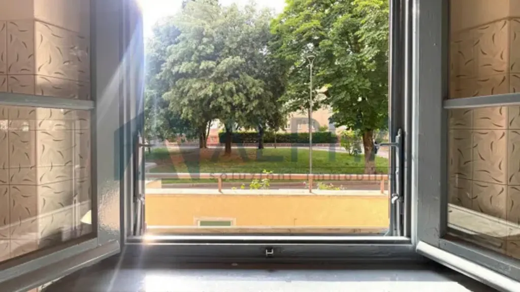 Rooms - Three-Bedroom Apartment with Balcony in Forlì