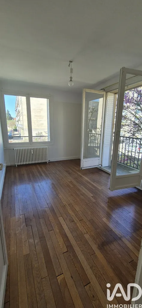 Séjour - Appartement 4 Pièces avec Terrasse à Troyes