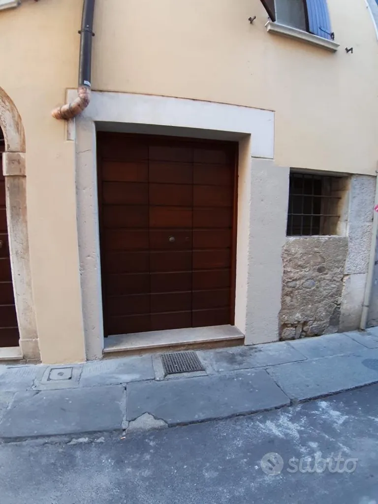Välivaade - Central Storage Unit with Road Access in Brescia