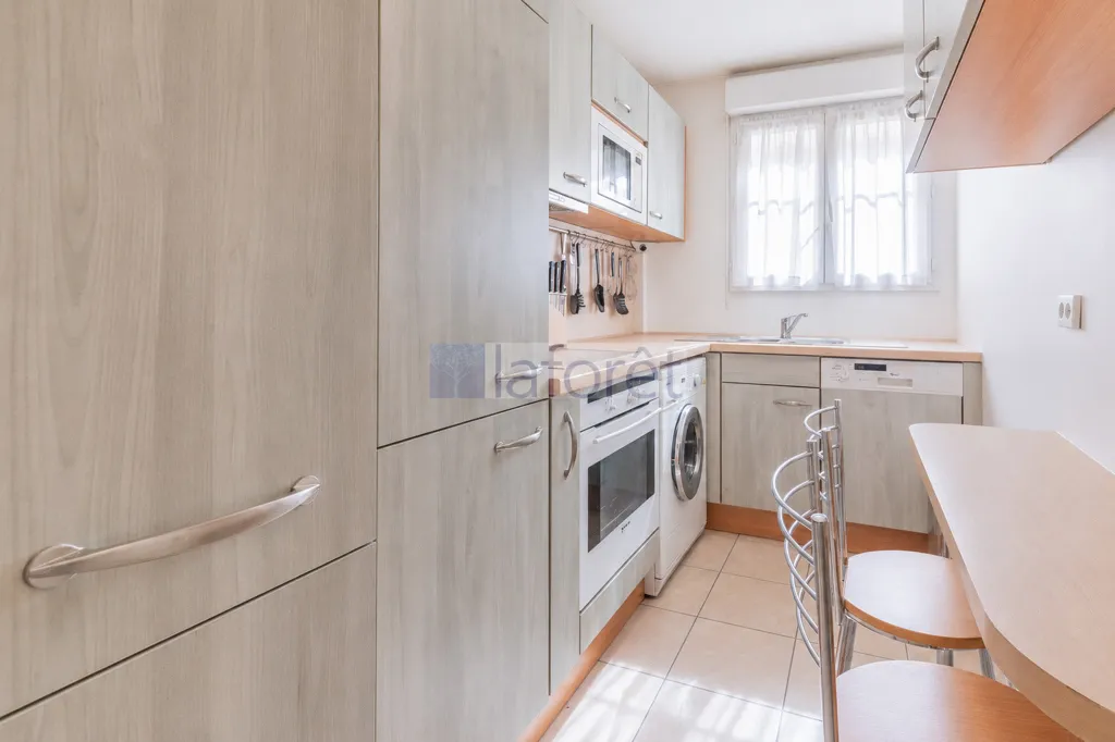 Köök - Bright 2-Bed Flat with Parking in Longjumeau