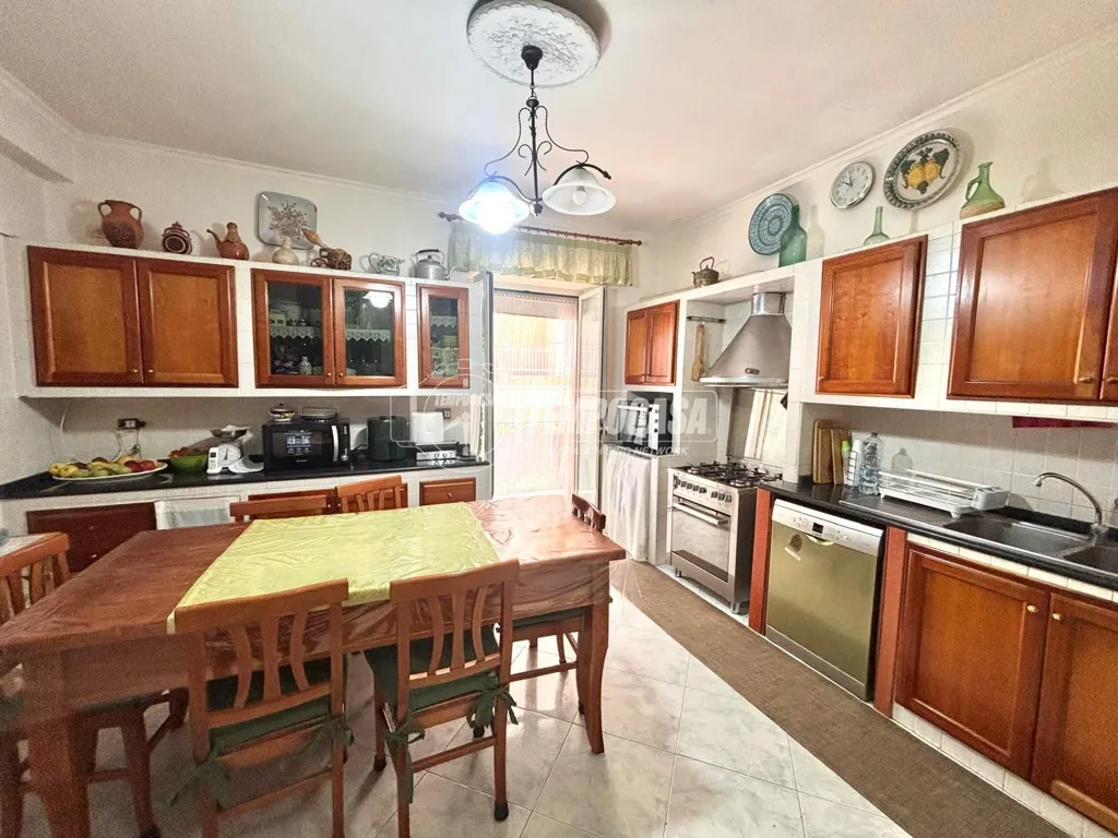 Cuisine - Apartment with Triple Exposure in Naples