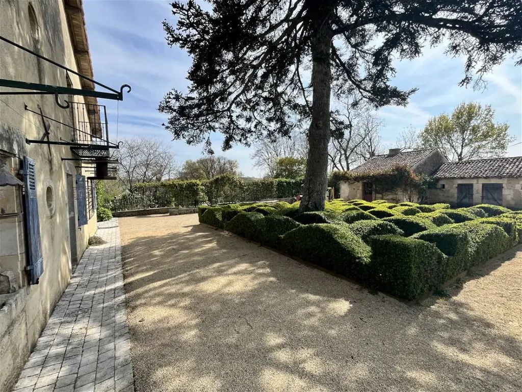 Jardin - Maison avec dépendance et jardin à Brion
