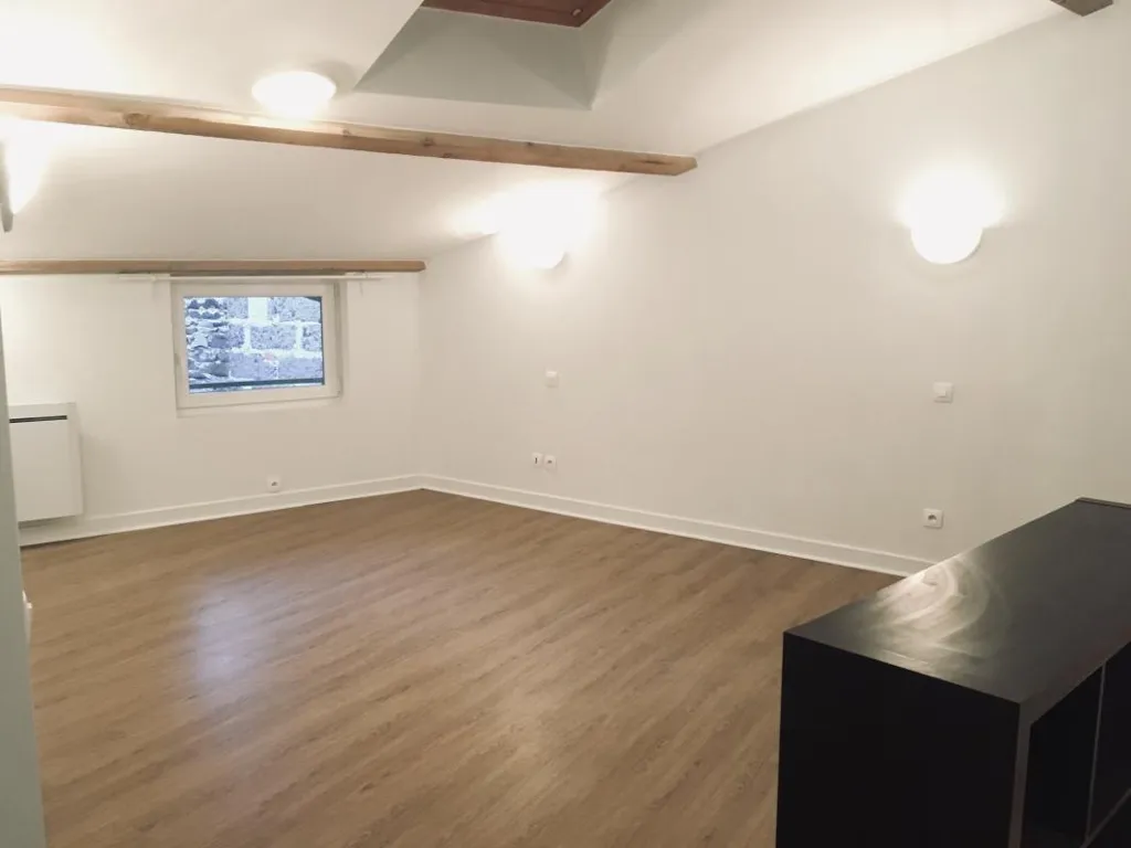 Pièces - Maison de Bourg Rénovée en Triplex au Puy-en-Velay