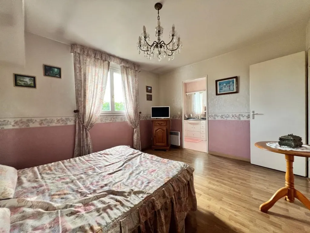 Chambres - Maison Familiale avec Terrasse à Chassieu