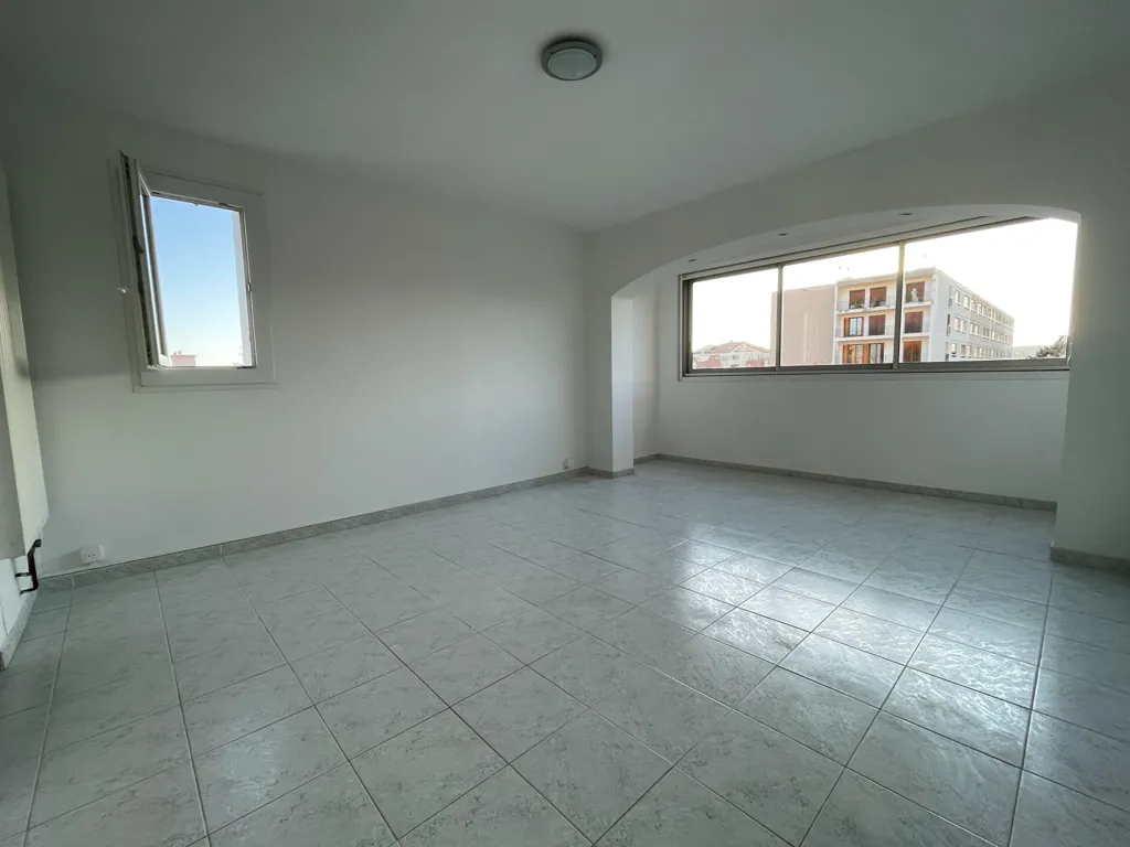 Pièces - Appartement T3 avec Ascenseur à Le Pyanet