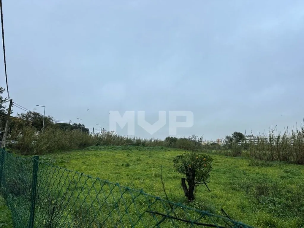 Jardin - Building Land Near Future Park in Olhão