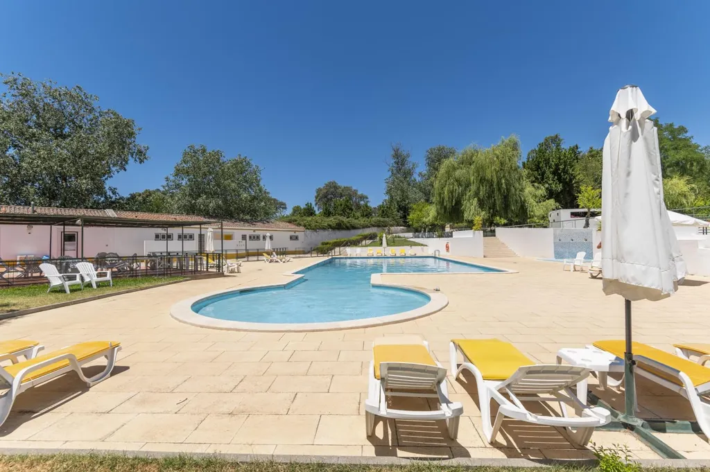 Bassein - Farm with Antique Style Accommodations in Elvas