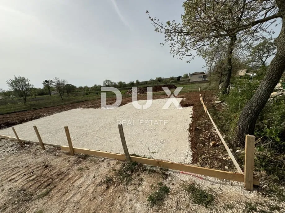 Jardin - Plot with Permission in Svetvinčenat, Istra