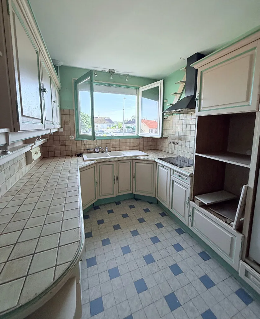 Kitchen - Charming House with Garden near La Flèche