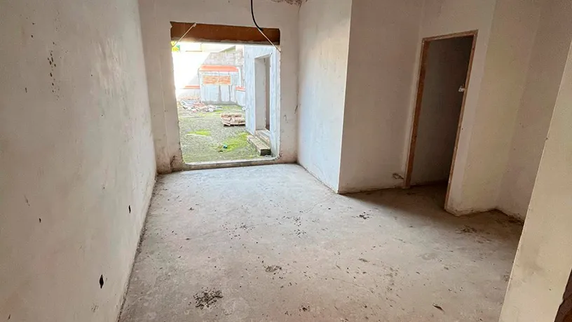 Esik - Partially Constructed Apartments near Manresa
