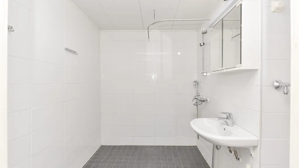 Vannitoad - Spacious Apartment with Balcony in Mikkola, Vantaa