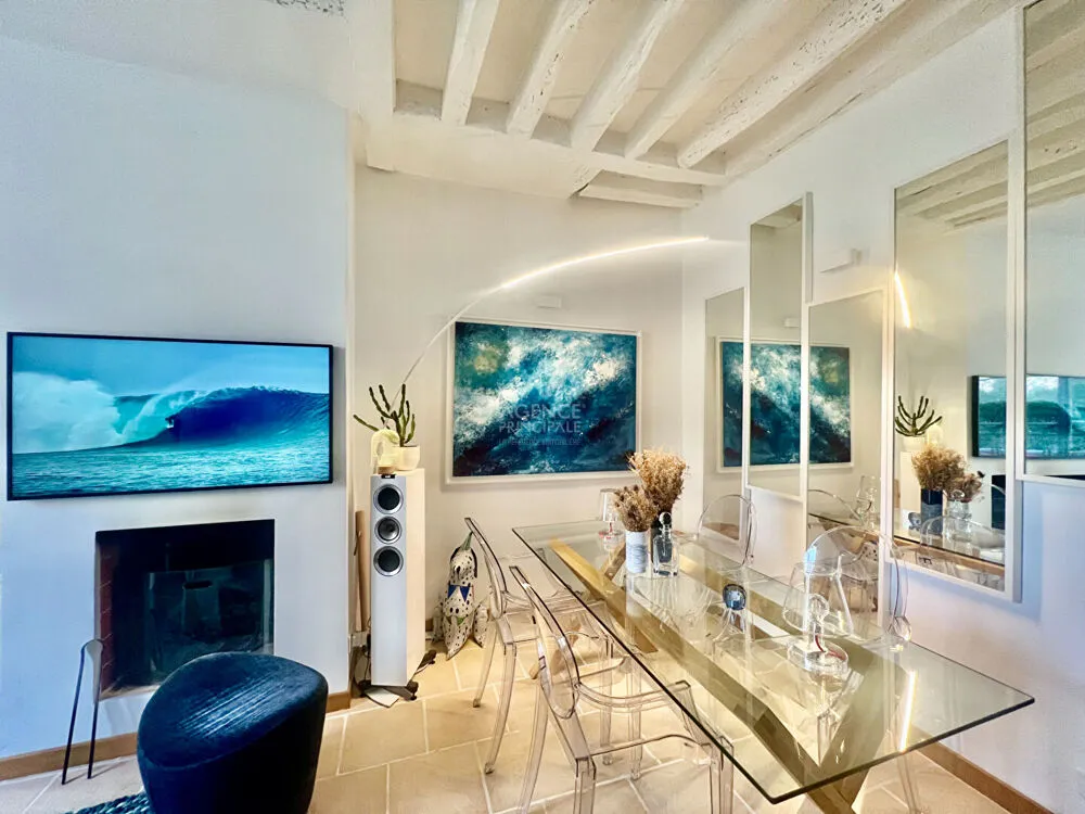 Söögituba - Renovated 3-Bedroom Flat with Cave in Versailles