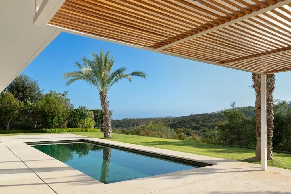 Piscina - Luxury Villa with Pool near Estepona Golf Course