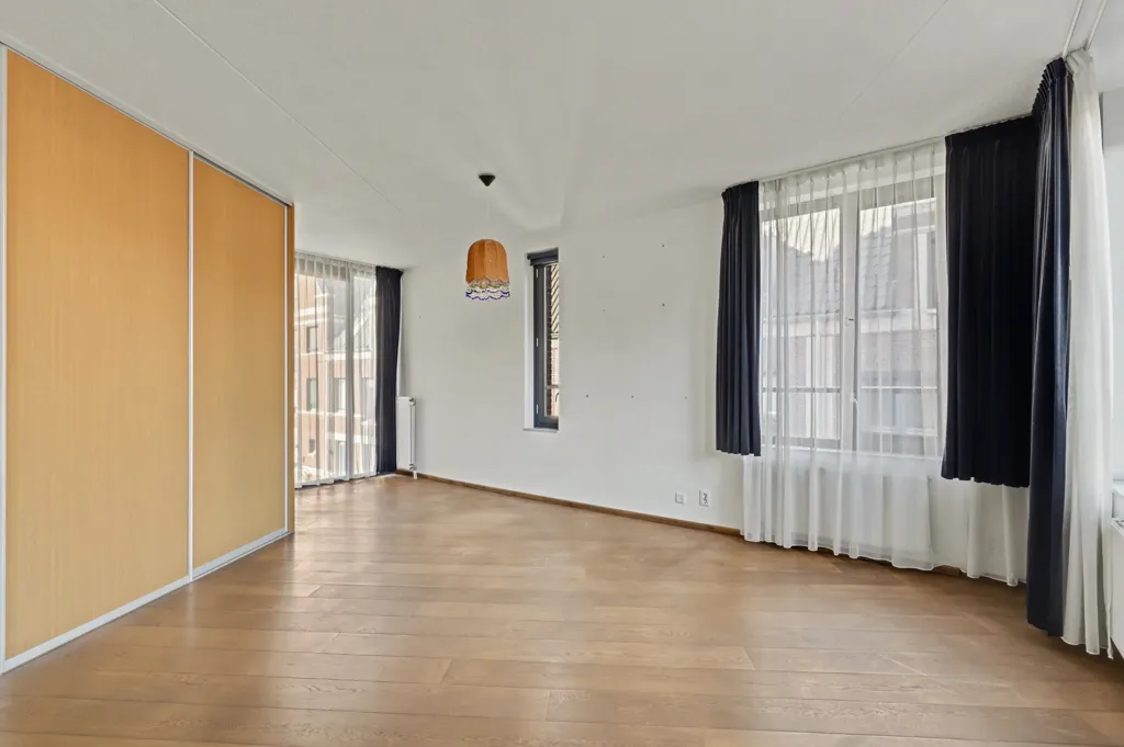 Magamistoad - Corner Flat with River View in Brandepoort