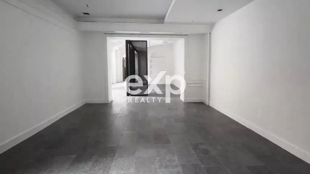 hallway_entrance