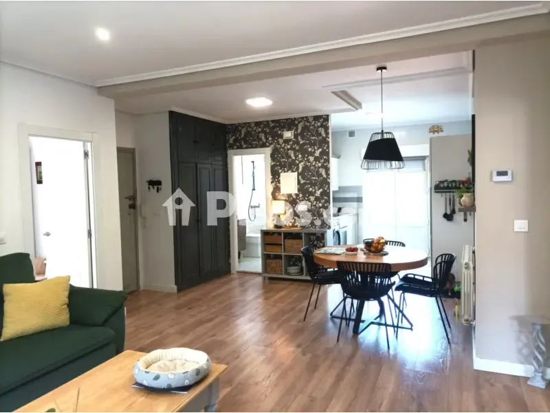 Séjour - Modernised Flat with East-West Orientation in Barreda