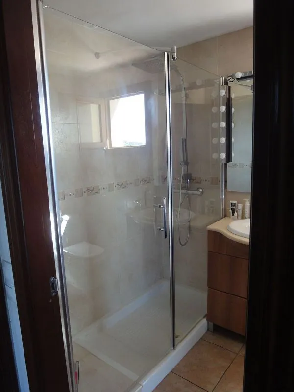 Bathrooms - Chalet with Pool and Terrace in Algaida