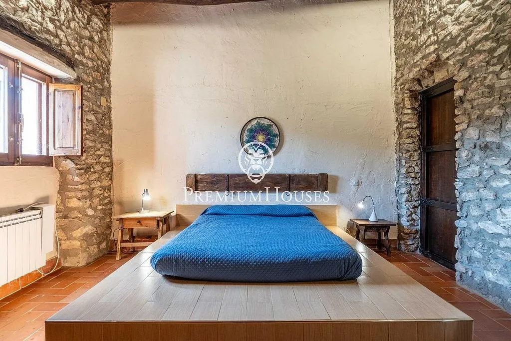 Magamistoad - Luxury Farmhouse with Pool near Catllar