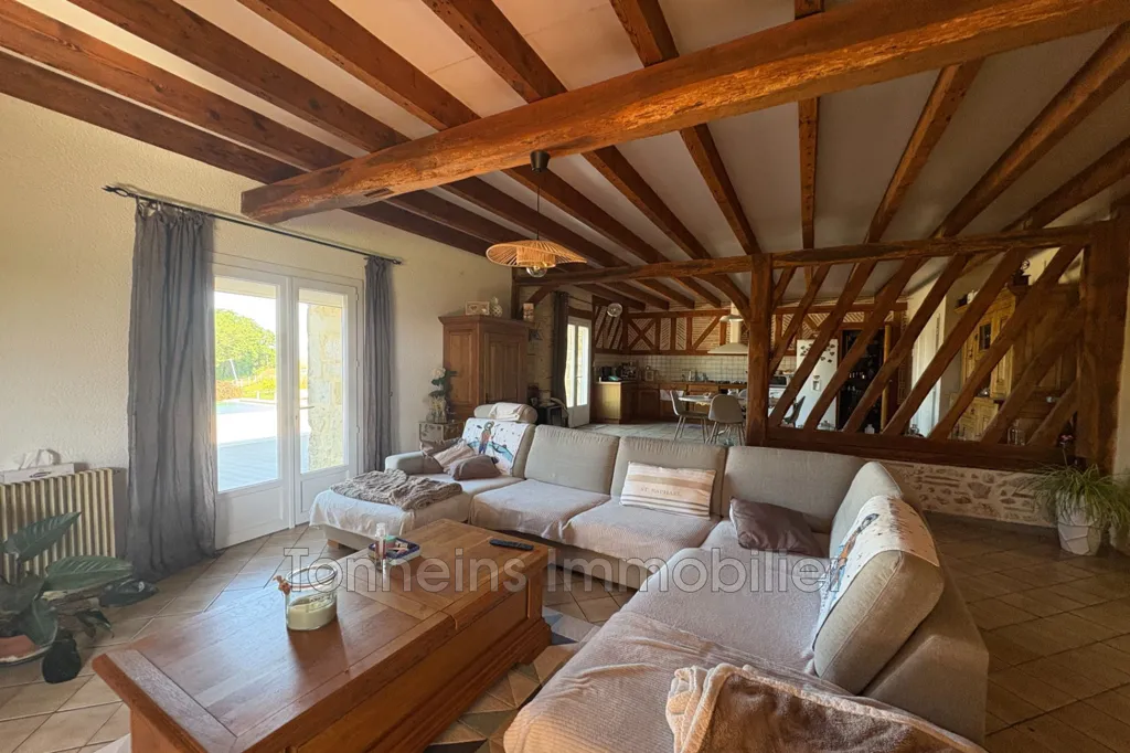 Séjour - Maison en Pierre avec Piscine à Tonneins