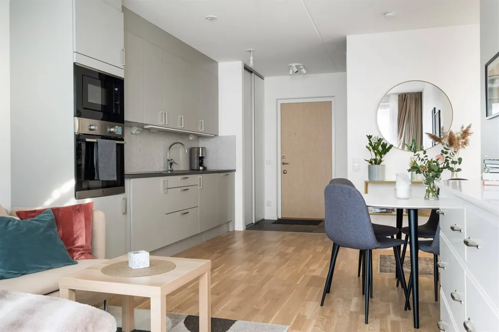 Elutuba - Modern Flat with Large Balcony in Baltic & Torg