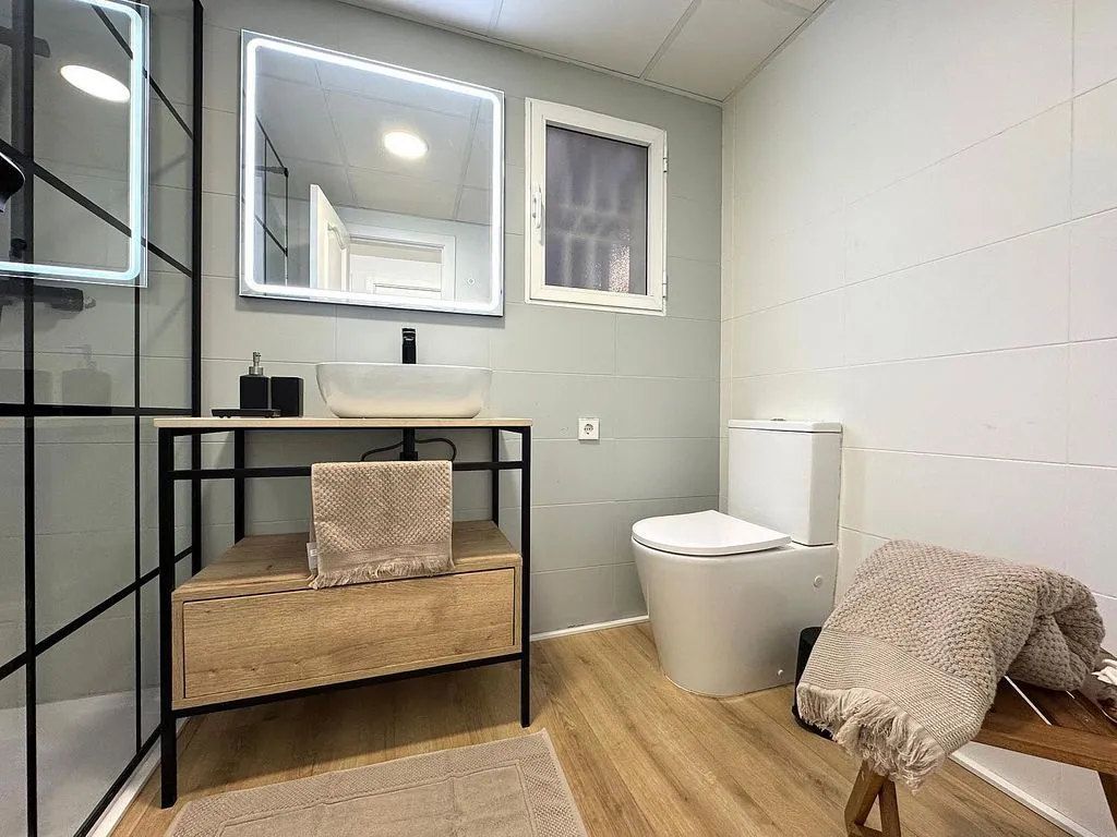 Bathrooms - Apartment with Cathedral View in Murcia Centre