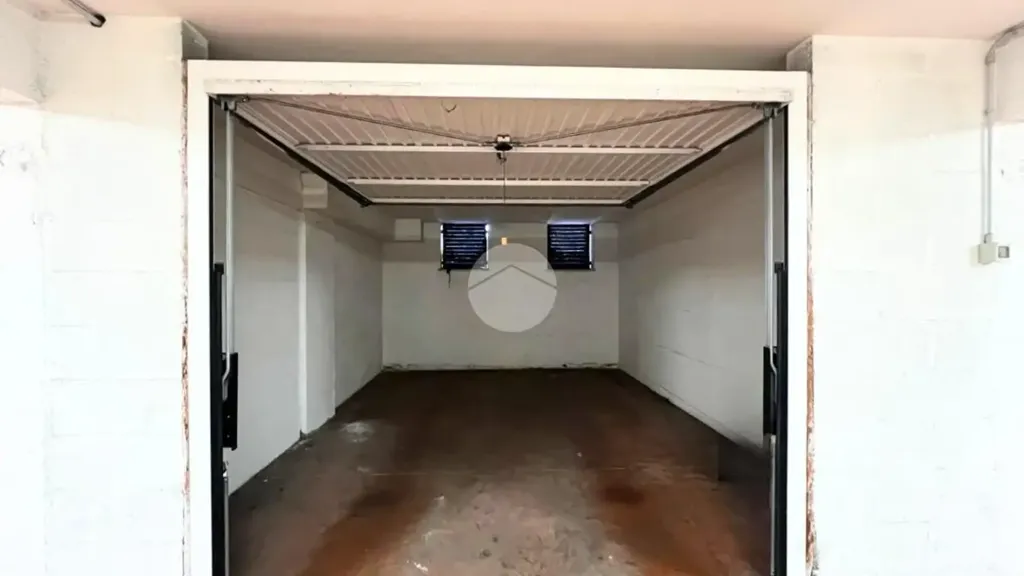 Garage - Modern Flat with East-Facing Terrace in Pescara