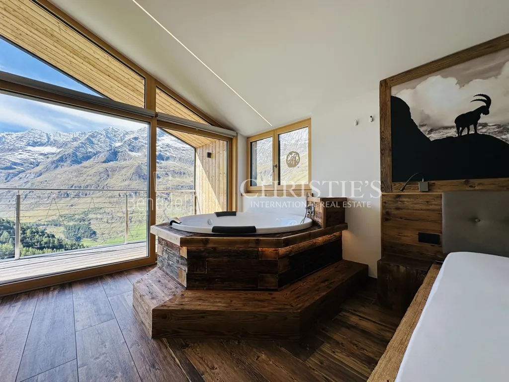 Chambres - Alpine Hut with Panoramic Views in Pfelders