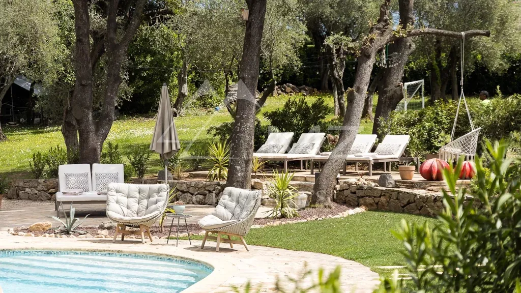 Piscine - Villa avec Piscine à Valbonne, Proche du Village