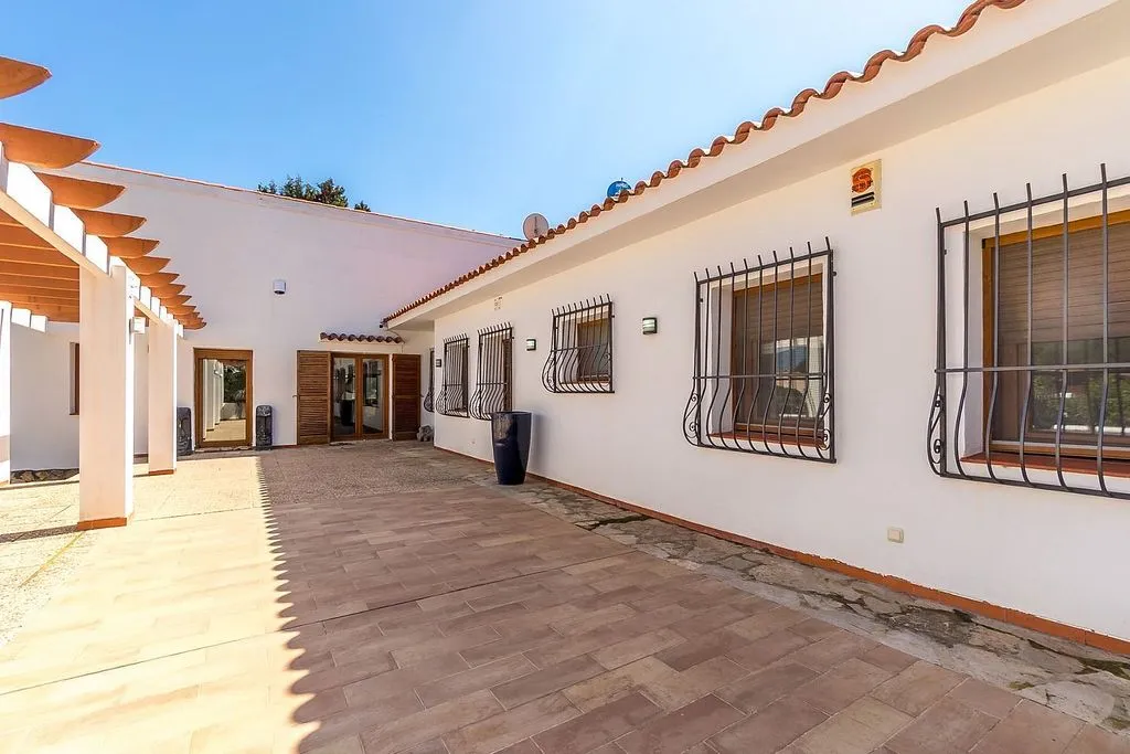 Aed - Mediterranean Finca with Pool in Cautivador