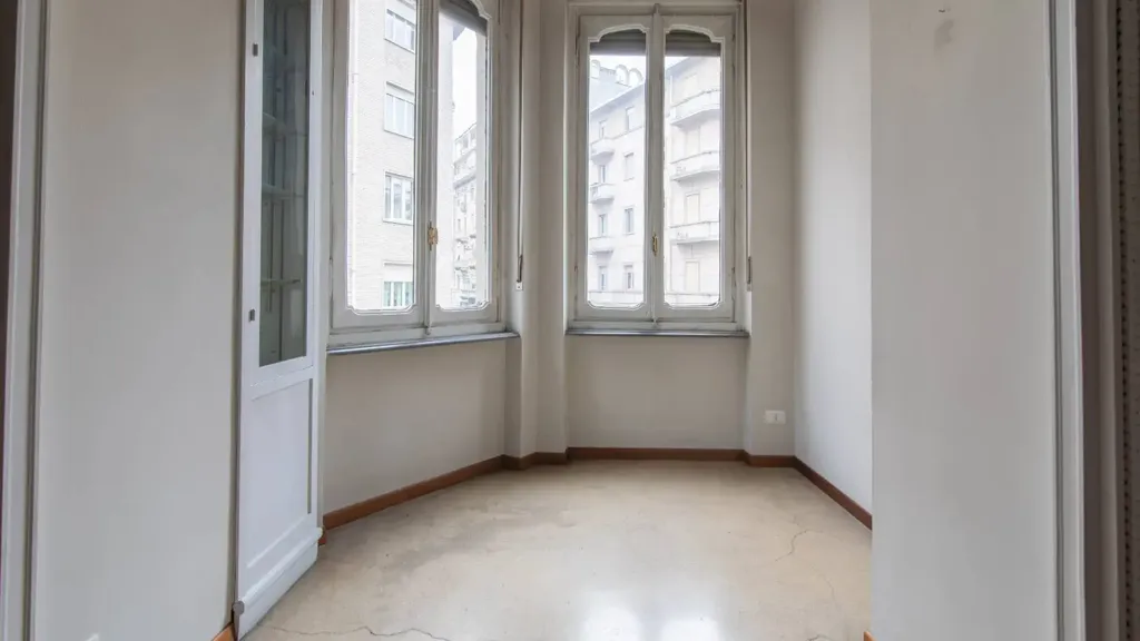 Rooms - Liberty Style Apartment with Bow Window in Turin
